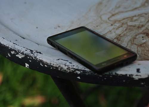 androide Telefono Android en Mesa