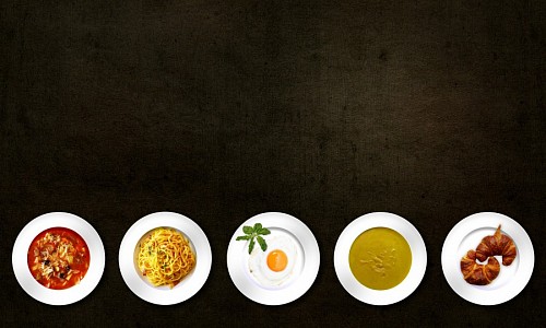 Variedad de comidas con fondo negro 