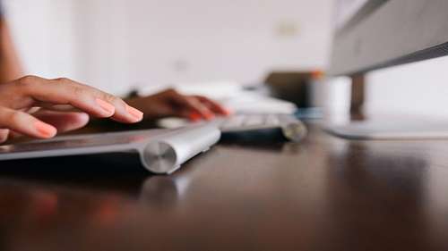 inversion Mujer invirtiendo trading forex