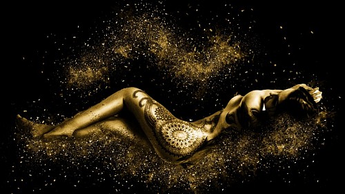 sexo  Mujer sensual con tatuajes para fondo de pantalla 