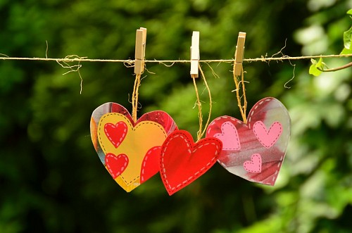 amor sentimiento Decoracion de corazones en la cuerda