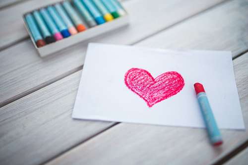 amor sentimiento Corazón dibujado con crayones