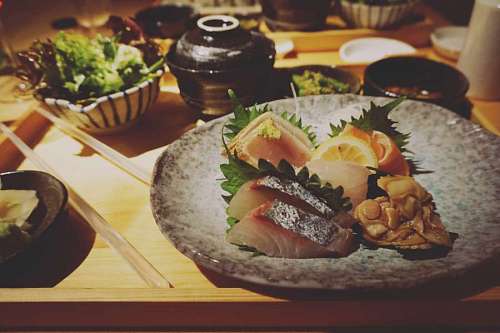 japones Plato de Sushi en un restaurant
