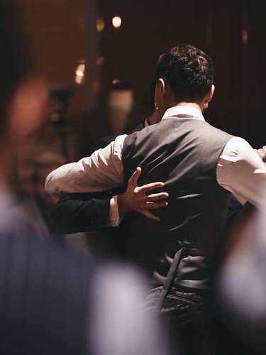 Una pareja bailando tango en Argentina