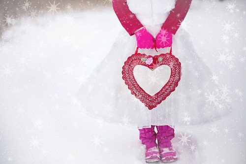 fotos gratis Niña romántica en la nieve 