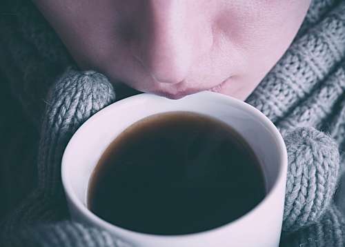 bebida caliente Mujer tomando Cafe