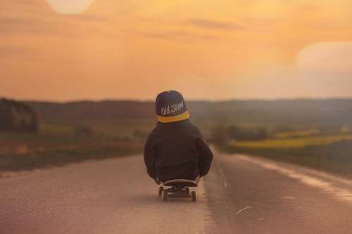 asfalto Niño en skate