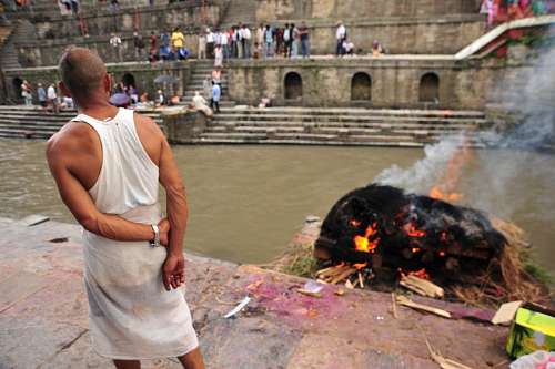 budismo Purificacion por fuego en India