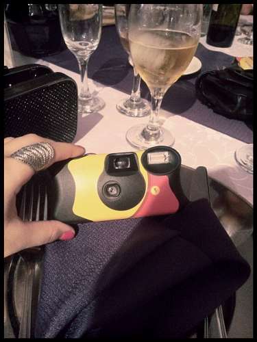 descarado Camara descartable en fiesta