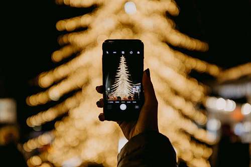 Foto de Arbol Iluminado en Navidad con Telefono 