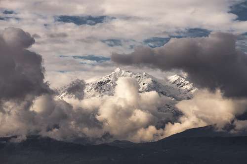 montanas nevadas Paisaje de Montañas