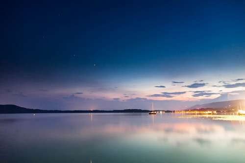 luces nocturnas Lago