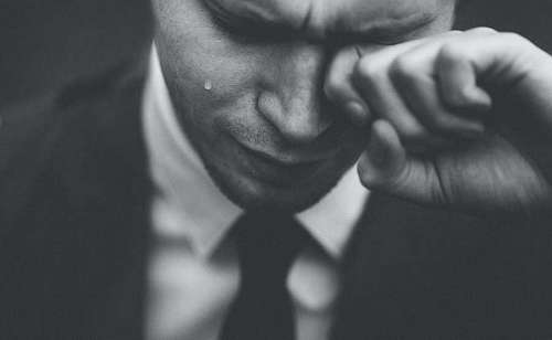 blanco y negro Hombre triste 