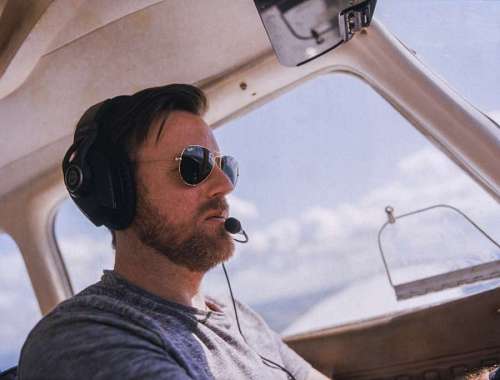 cabina primer plano de un piloto 