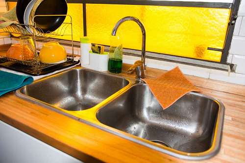 Interior de Mesada de Cocina Con Madera