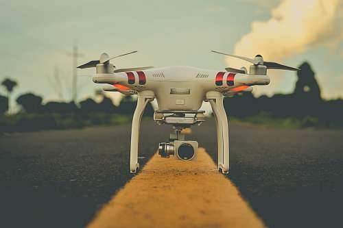 asfalto Primer plano de Drone Dji phantom