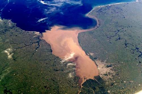 vista aerea Vista Aerea del Rio de la Plata en Buenos Aires, Argentina