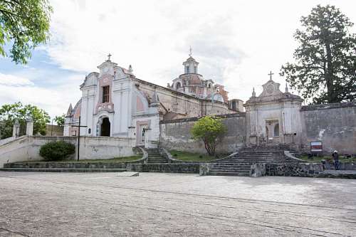 lugar turistico Iglesia Jesuita en Alta Gracia, Cordoba