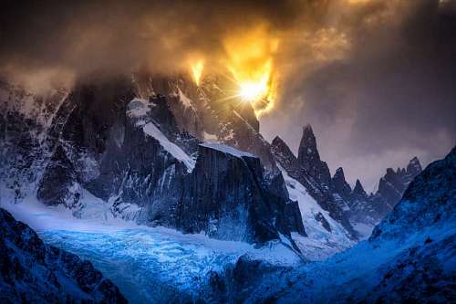 Rayo de Sol en Cerro Fitz Roy, El Chalten, Patagonia, Argentina