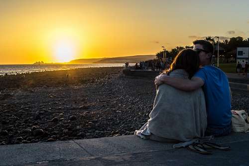 carino Cariño sincero bajo la puesta de sol