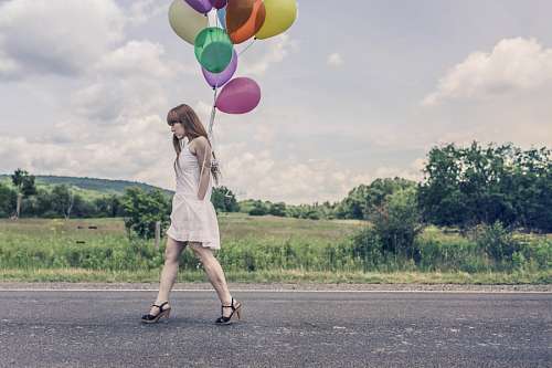 Mujer con Globos