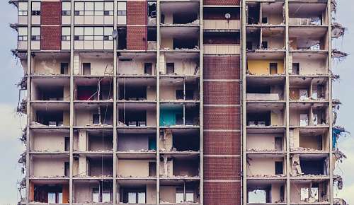 roto Edificio vacio