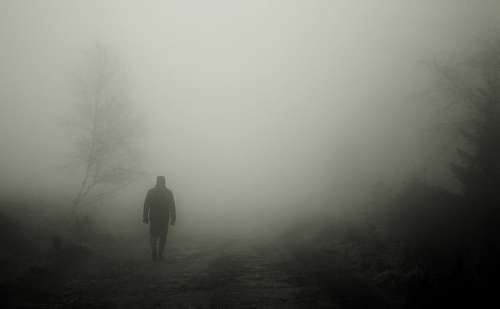 misterio Hombre en la niebla