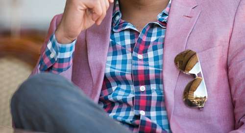 boton Hombre con traje Rosa