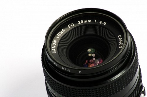 tecnico  Lente camara reflex de 28mm 