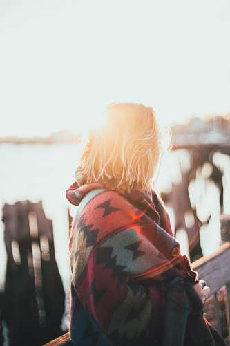 Mujer al atardecer