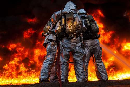 casco de trabajo Bomberos en un incendio