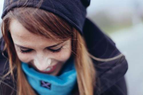 amor y felicidad Joven Mujer sonriendo