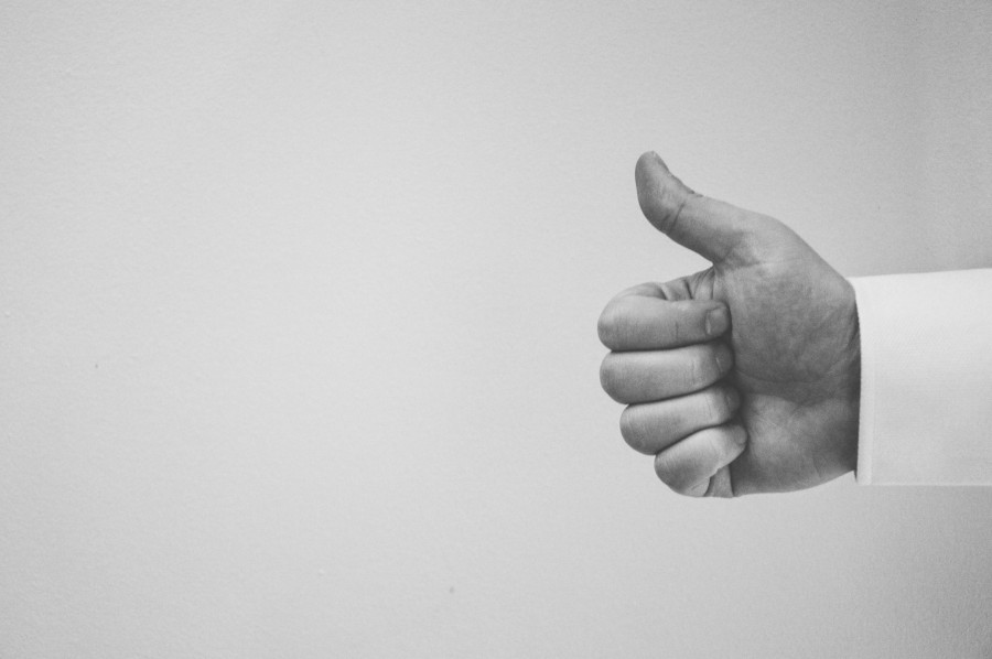 pulgares para arriba, la manos, la gente, blanco y negro, pulgar arriba, pulgar, gesto, señal, bien,