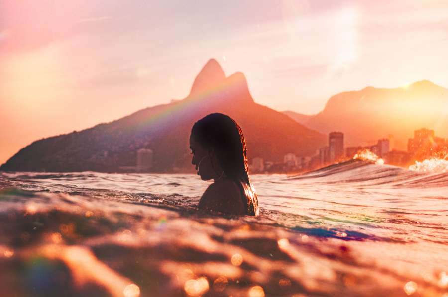 Mujer, Brasil, Brasil, Puesta de sol, Anochecer, Río de Janeiro, Playa, Natación, Mar, Paisaje, Ocio, Relax, Vacaciones, Día, Latina, Verano,
