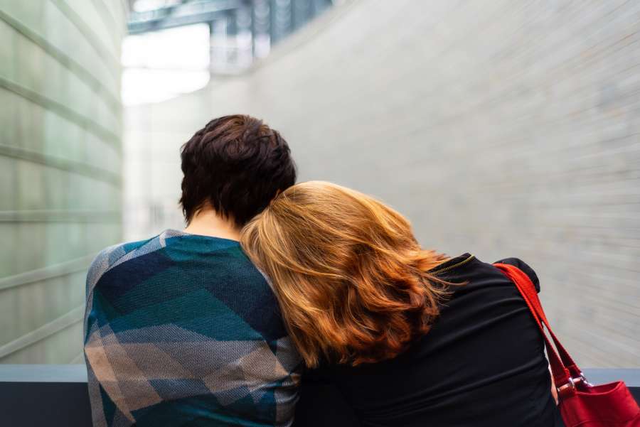 amor, relación, dormitorio, casa, estilo de vida, novia, atractivo, hermosa, lesbiana, adulto, espalda, caucásico, sentado, mujer, romance, juntos, compañero, despertando, mañana, lgbt, gente, descansando, vivo, años 20 gay, adulto joven, vista lateral, malestar, blanco, lucha, hispano, molesto, citas, latín, silencio, escalofriante, dos,
