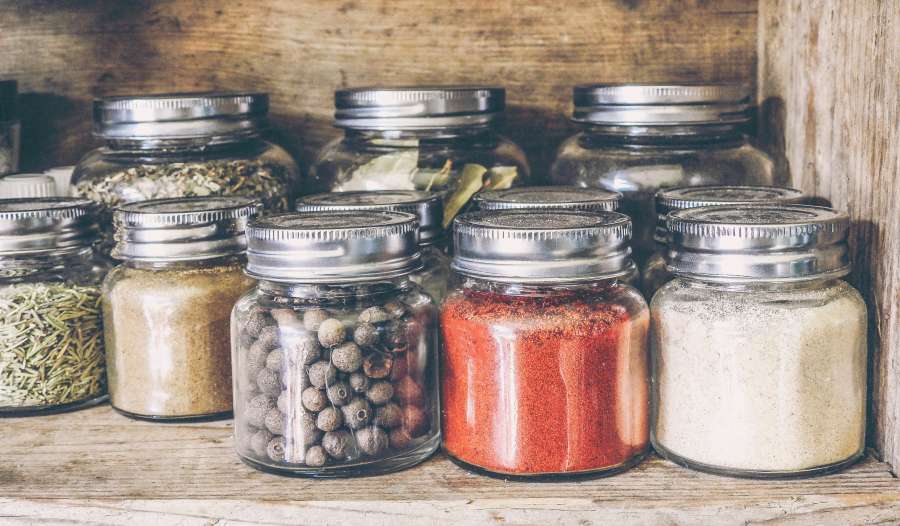 aromatizantes, alimentos, condimentos, cocina, especias, sabor, ingrediente, semilla, cocina, marrón, cocina, aislado, madera, polvo, picante