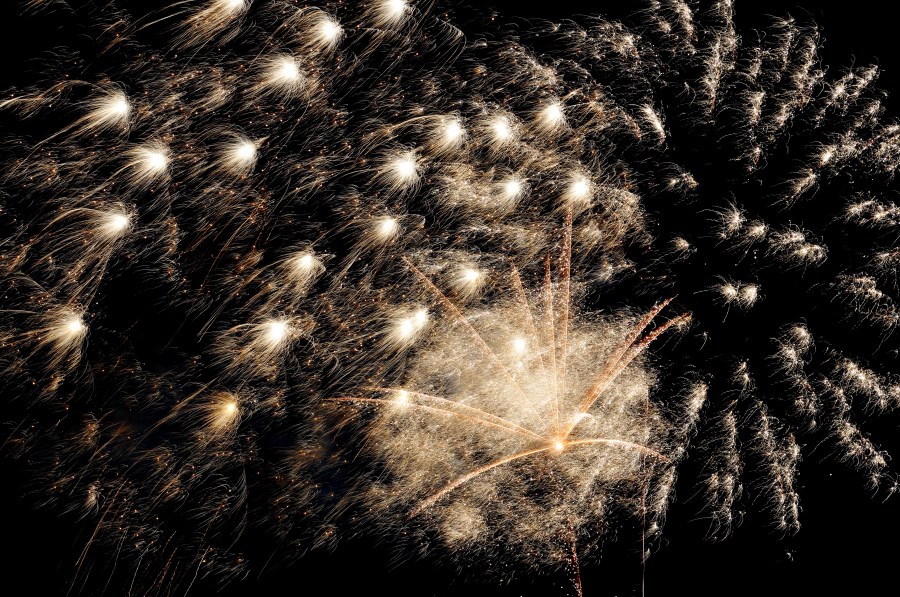 festejos, luz, fuegos, fuegos artificial, artificiales, festnoche, explosion, celebracion, celebrar, festejo, comienzo, feliz año, feliz año nuevo, año nuevo, feliz 2017, 2017