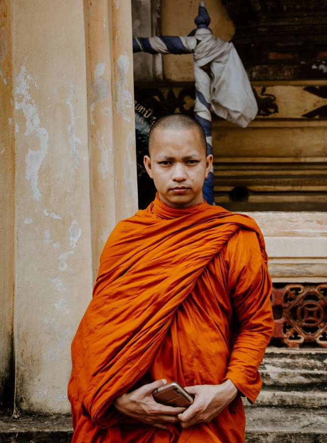 Asia, niños, asiático, myanmar, budismo, tradición, caminar, mujer, joven, birmania, calle, monje, gente, cultura, budista, templo, viajar, bata, oración, comida, religión, al aire libre, monasterio, religioso, pequeño, novato, pobreza, grupo, oriental, étnico, pobre, buda, rural, chicos, peregrinaje, rojo, antiguo, bagan, limosna, recoger, rendir culto, sureste, ofrenda, tradicional, birmano, mañana, cultural, mayor, pequeño

