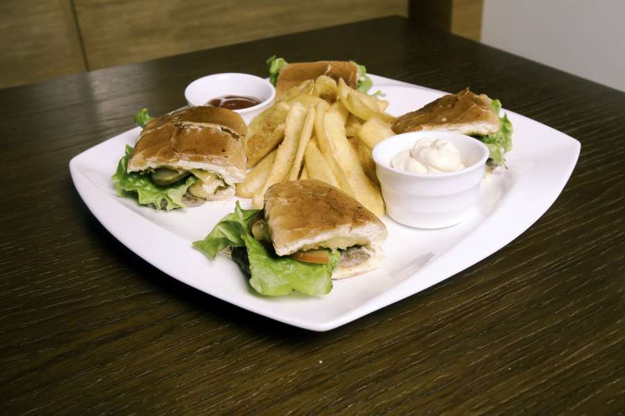 comida rápida, comida, papas fritas, salsa de tomate, mayonesa, sándwich, sándwiches