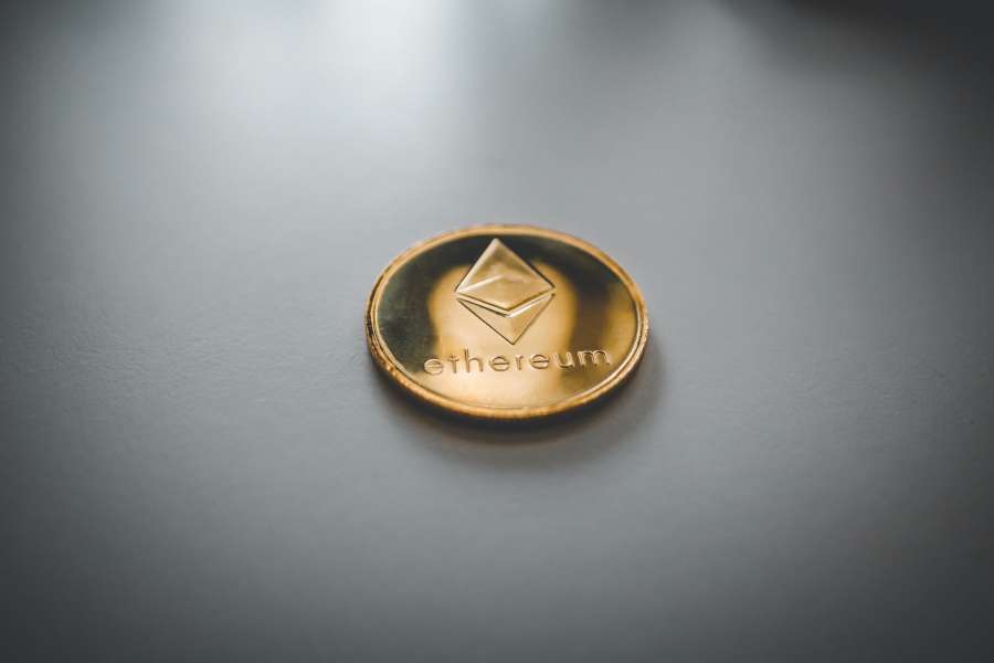 bancario, comprar, cambio, económico, economía, electrónico, intercambiar, financiar, financiero, Internet, invertir, inversión, dinero, red, red, paga, pago, onda, compras, comercio, comercio, transacción, valor, virtual, comercio electrónico , dorado, mercado, monetario, web, banco, negocio, moneda, minería, tecnología, bitcoin, blockchain, capital, acuñar, concepto, cripto, digital, símbolo, btc, primer plano, moneda criptográfica, ethereum, moneda de bits, e business, minería ethereum, dinero virtual
