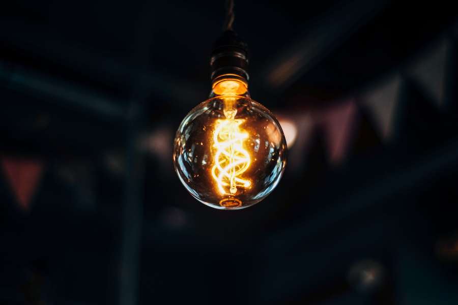 vendimia, iluminado, retro, lámpara, bombilla, diseño, eléctrico, decoración, fondo, luz, aislado, marquesina, brillante, iluminado, letrero, firmar, 3d, vector, resplandeciente, estilo, pared, blanco, electricidad, efecto, iluminación, lujo, película, calentar, marco, teatro, moderno, negro, símbolo, concepto, arriba, neón, resplandor, cuadrado, distintivo, brillante, espectáculo, Vegas, volumen, antiguo, interior, estrella, icono, decorativo, antiguo, colgante