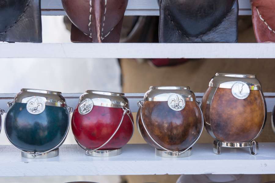 yerba, argentina, mate, tradicional, cultura, argentino, venta, argentino, beber, mercado, sur, té, metal, bebida, buenos, america, aires, cafeína, calabaza, latín, vistoso, uruguay, telmo, san, tradicion, de colores, justa, vaso, color, Calabazas, palo, estimulante, turista, Paraguay, saludable, hierba, recuerdo, destino, relajarse, madera, gaucho, cultural, fin de semana, nacional, ceremonia, Bombilla, típico, Paja, Brasil, cafeína- Rico
