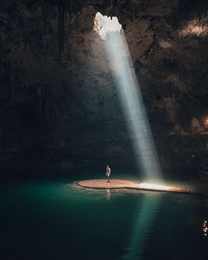 cenote, cueva, caverna, interior, lago, agua, mexico, riviera maya, rayo de luz, aventura, hombre, vacaciones, 