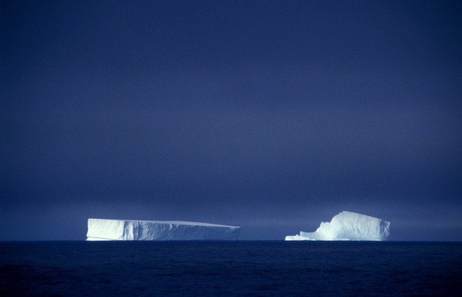 iceberg, hielo, antartida, artico, polo norte, congelado, frio, nadie, tempano, paisaje, blanco, 