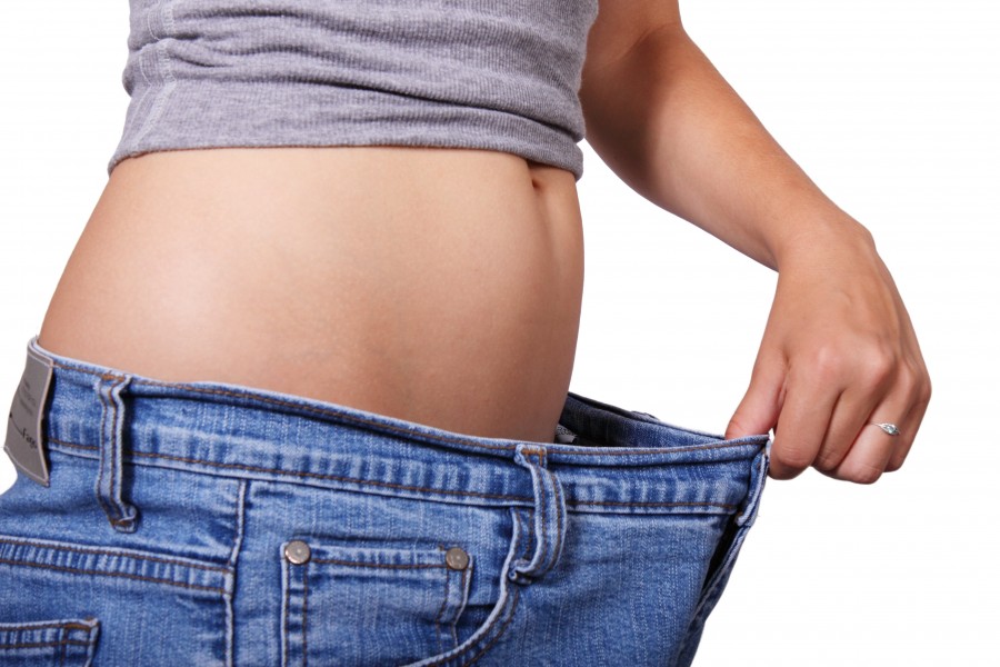 mujer, dieta, adelgazar, ropa, jeans, cintura, vestimenta, salud, chica, perder, peso, perdida, figura, estomago, panza, flaca, concepto, calorias, medida, 