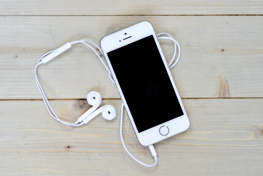 Música, Stokpic, Blanco, manzana, negocio, ordenador, computacion, conectividad, conectar, escritorio, auriculares, auriculares, iTunes, iPhone, iPhone 5, mac, móvil, oficina, telefono, pantalla, smartphone, tecnologia, tecnología, pantalla tactil, mac,