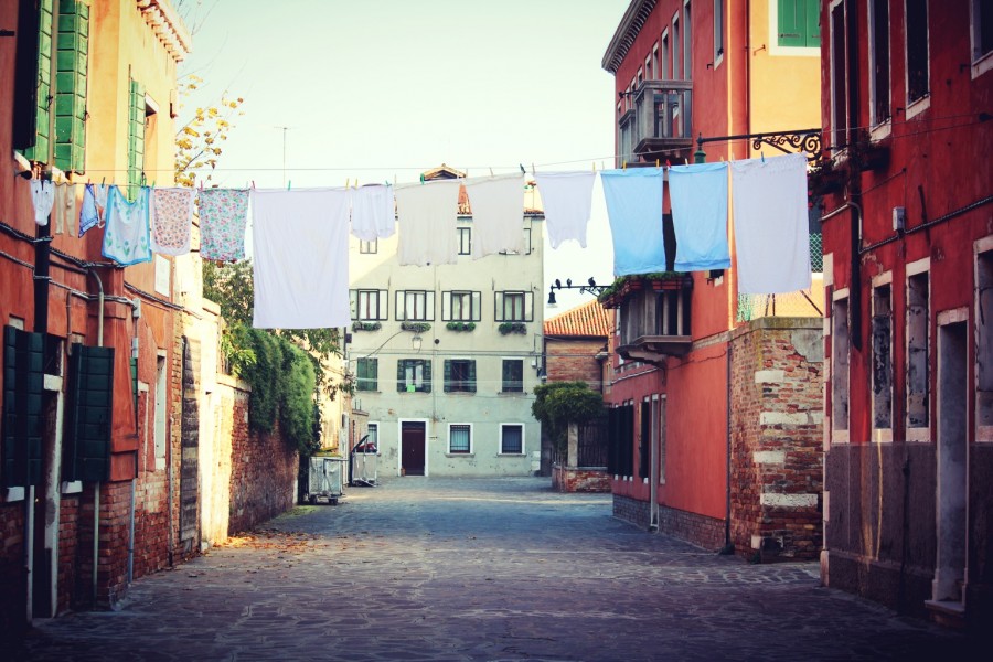 soga, ropa, colgar, colgado, secar, secado, lavado, lavar, vestimenta, urbano, ciudad, calle, barrio, paisaje, patio, 