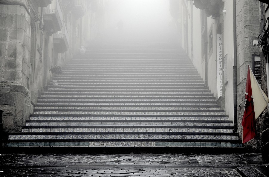 escalera, ciudad, antiguo, arquitectura, nadie, bruma, niebla, dia, misterio, misterioso, 