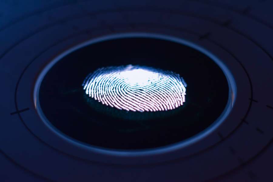 seguridad, huella digital, dedo, impresión, identificación, icono, vector, crimen, identidad, privacidad, ilustración, huella digital, humano, biométrico, tecnología, símbolo, pulgar, firmar, identificación, negro, escanear, único, prensa, contraseña, toque, criminal, blanco, acceso, la seguridad, proteccion, diseño, llave, gente, detective, macro, imprimir, firma, policía, tinta, elemento, autorización, mano, web, verificación, línea, silueta, sistema, escáner, individualidad
