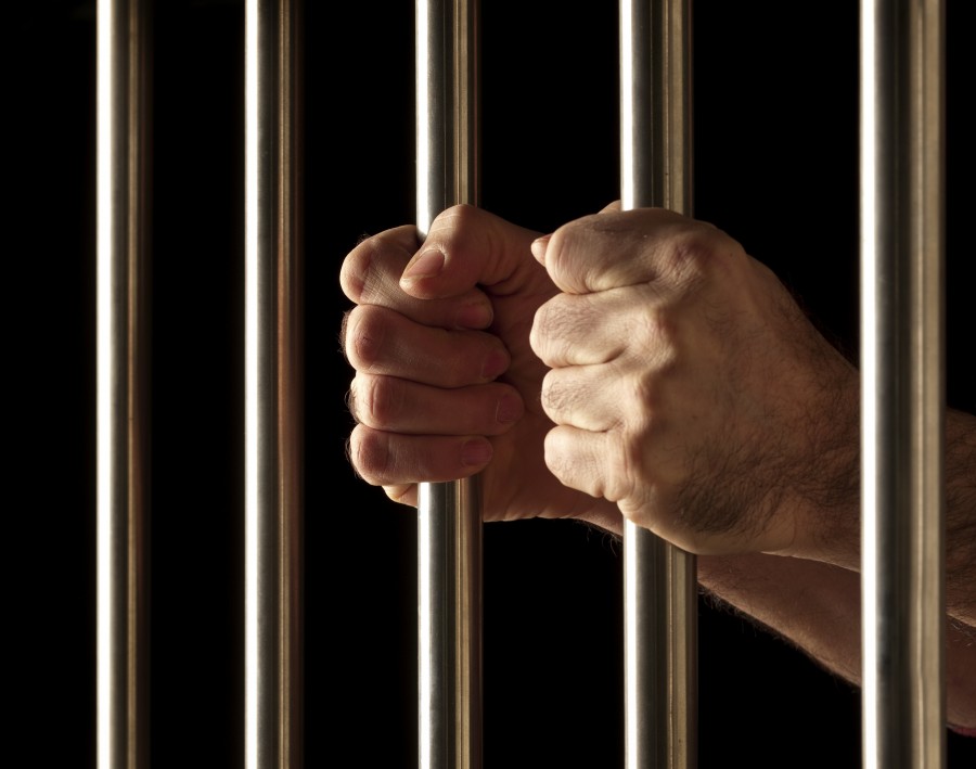carcel, rejas, preso, hombre, manos, libertad, prision, ley, justicia, abogado, judicial, penal, concepto, privacion, barrotes, rejas, 